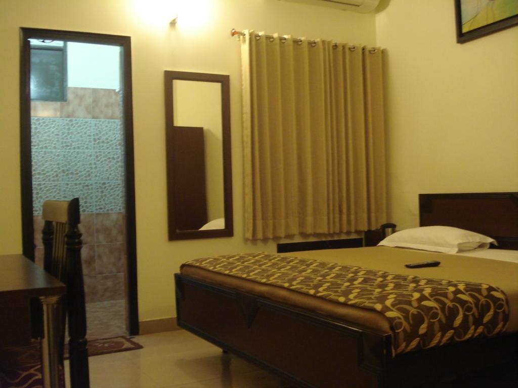 Hotel Utsav Dehradun Exterior foto
